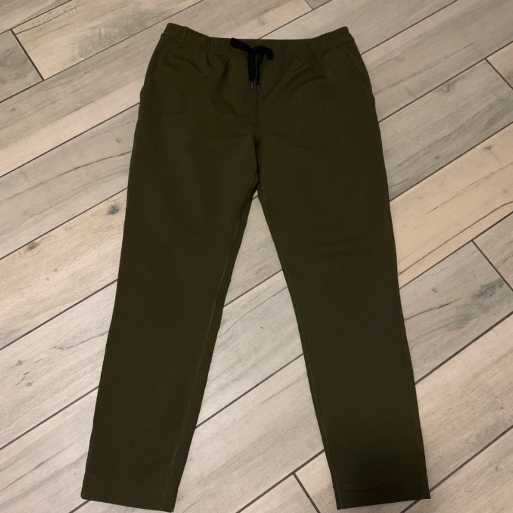 Lululemon on the fly pant
